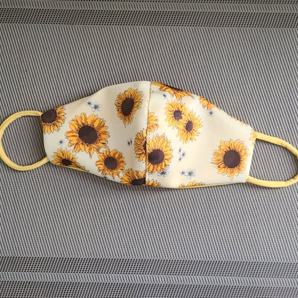 Bundle Fashionable Face Masks - Picture 3 of 4